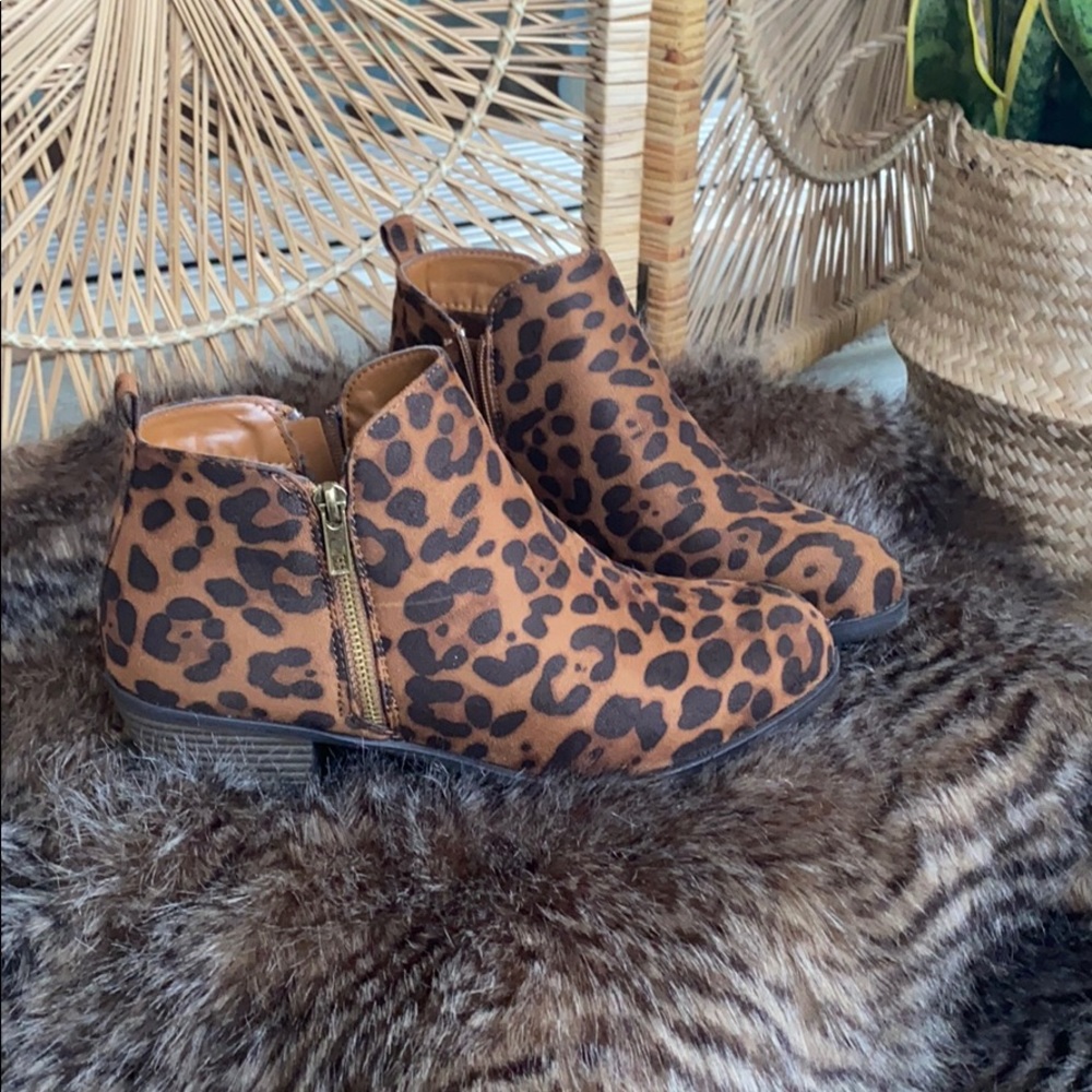 NEW Leopard Ankle Booties - Picture 2 of 9
